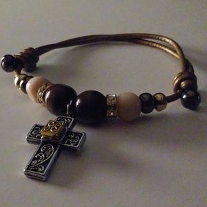 🆕Cross leather bracelet NWOT